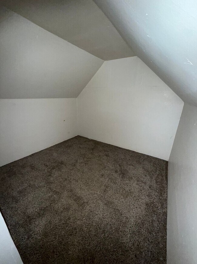 Building Photo - 4bd 1ba Home