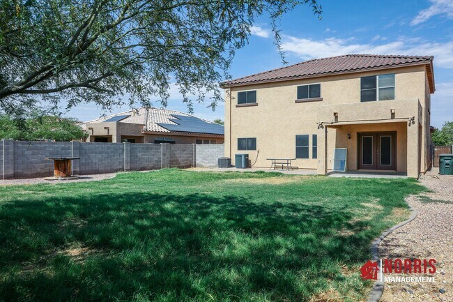 Building Photo - Beautiful Large Home in Casa Grande