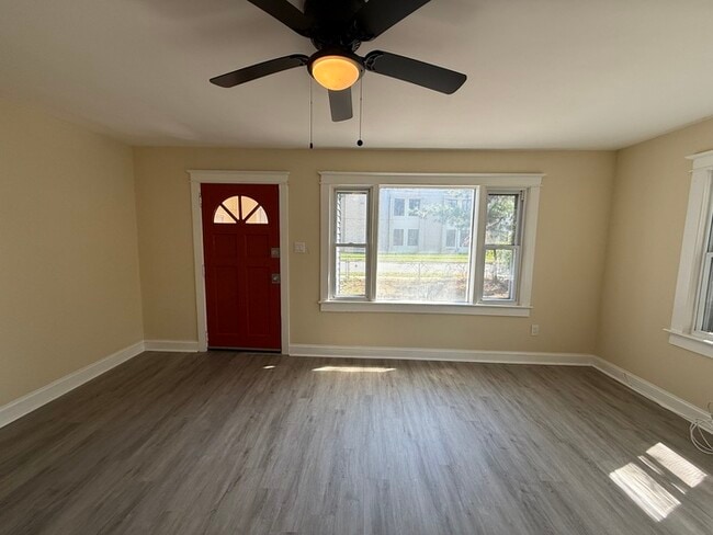 Building Photo - 428 3rd Ave