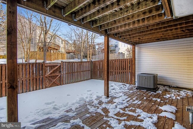 Building Photo - 10159 Elgin Way