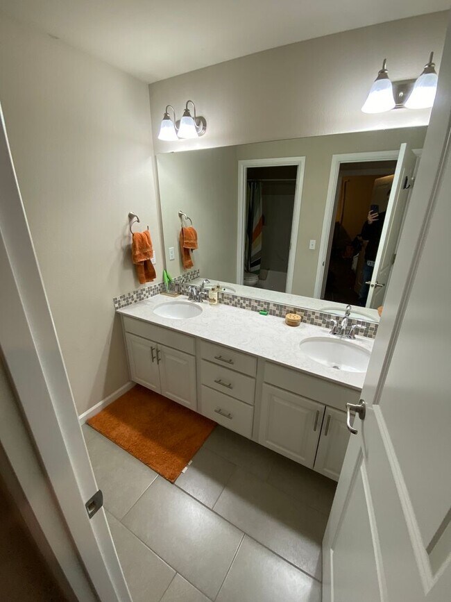 Building Photo - 4bd/3ba House in Tehaleh