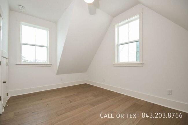 Building Photo - 12.5 Nunan St