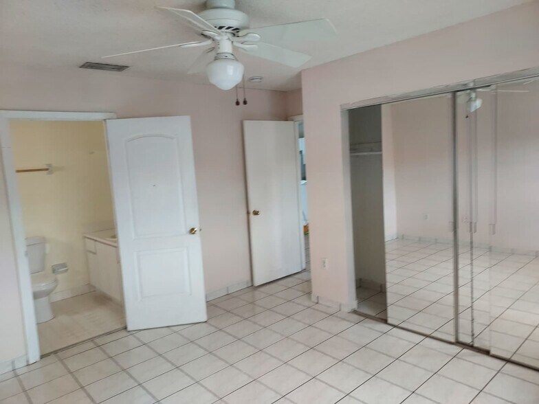Building Photo - 7825 W 29th Ln