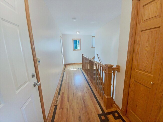 Building Photo - 3647 Ironwood Ct SW