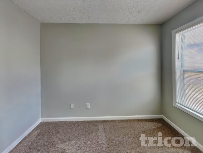 Building Photo - 1704 Chinaberry Ct