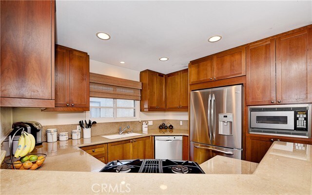 Building Photo - 412 Fernleaf Ave