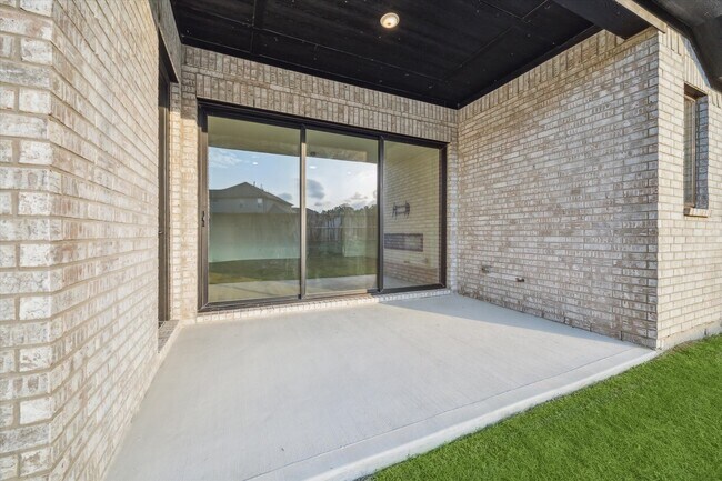 Building Photo - 28207 Cedar Peak Dr