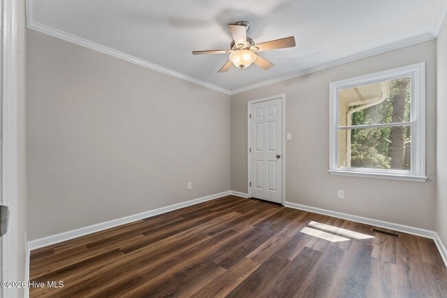 Building Photo - 24 Spring Lake Dr