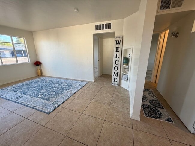 Building Photo - Refreshed and Ready for move in