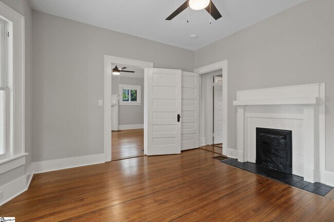 Building Photo - 3 Whitsett St