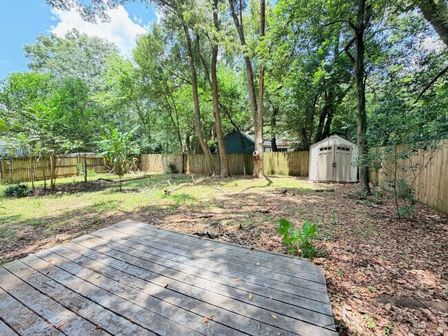 Building Photo - Historic Downtown Charm | Original Floors | Walk to Golf, Dining, Parks, & Concerts