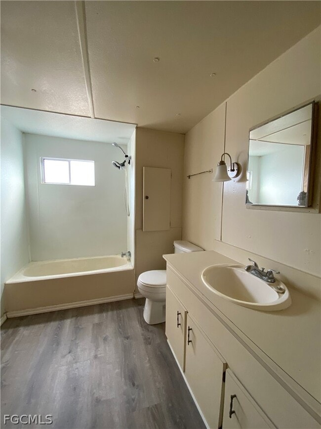 Building Photo - 2207 Cantor Ln