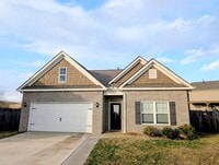 Building Photo - Great Home Available Now