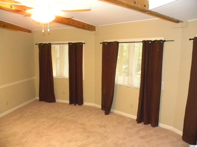Building Photo - 3015 Old Railroad Bed Rd