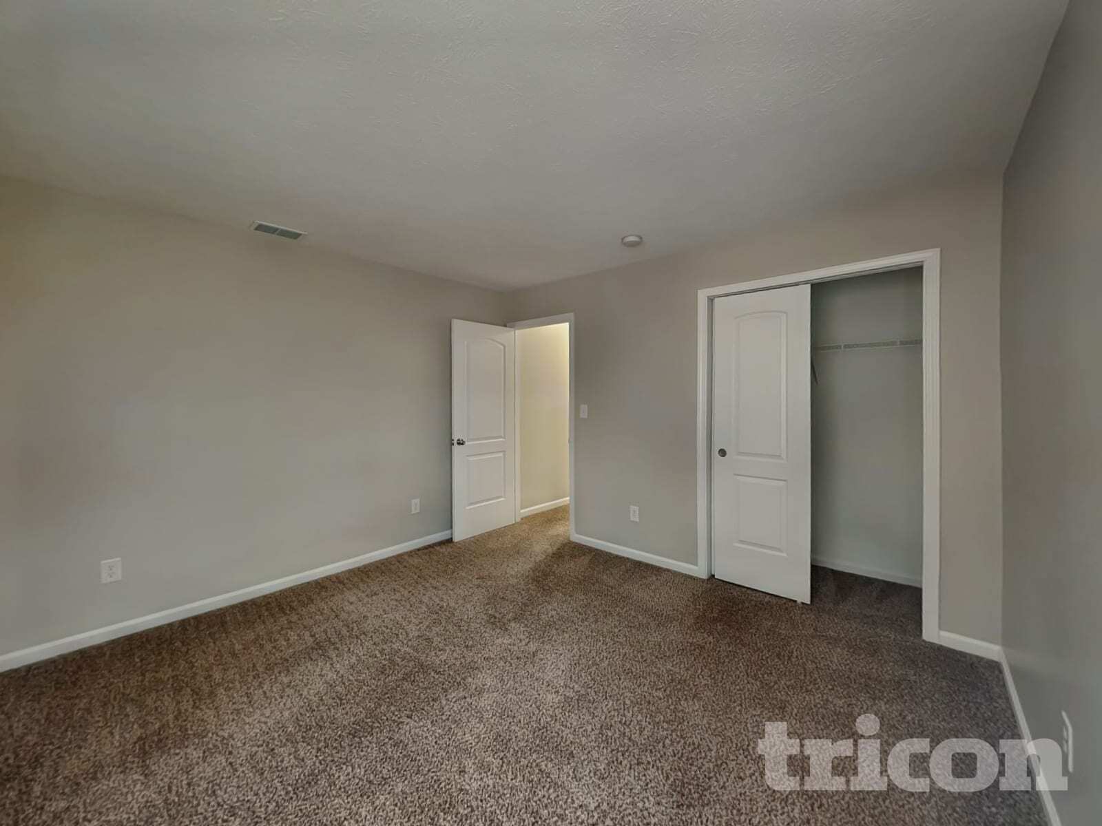 Building Photo - 1621 Bridgecreek Crossing