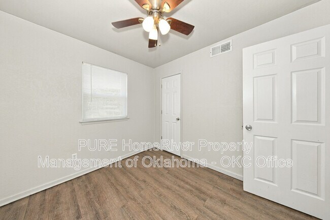 Building Photo - 2721 SE 49th St