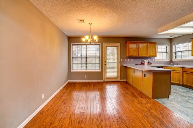 Building Photo - West Tulsa Gem! 3 Bed 2.5 Bath