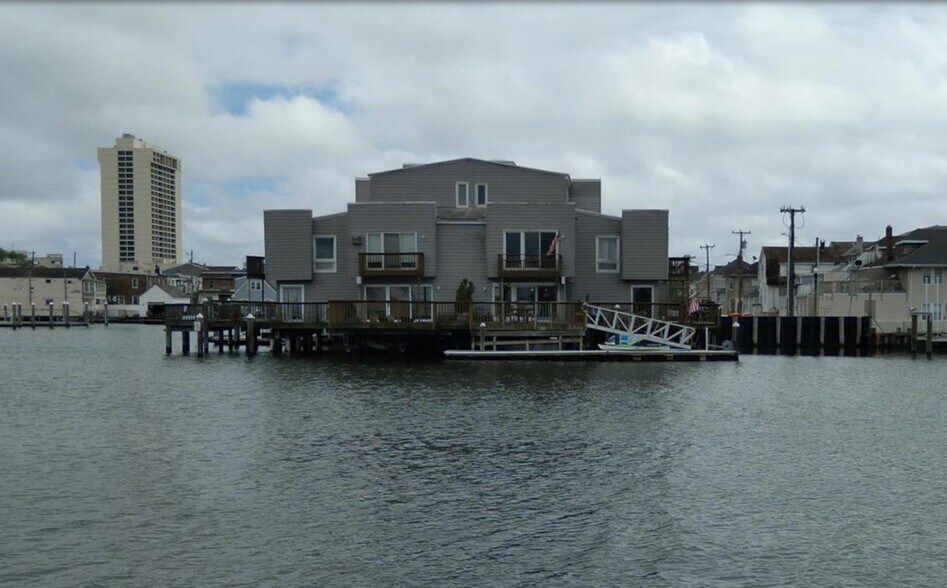 Building Photo - 151 N Annapolis Ave