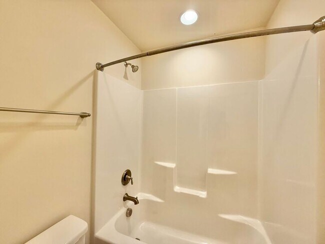 Building Photo - 2013 Ernesto Ln