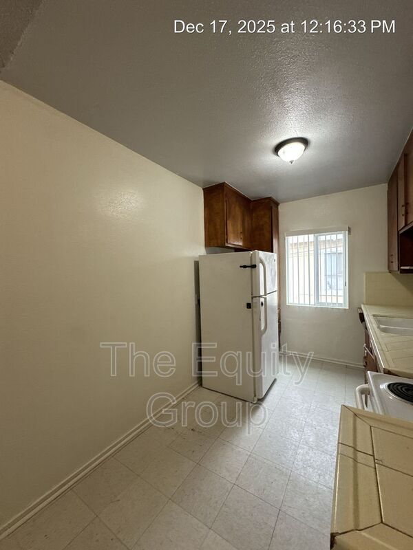 Building Photo - 830 Davis St