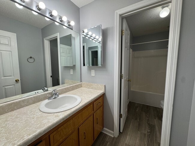 Building Photo - 2587 Elkmont Dr