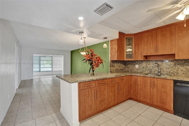 Building Photo - 3051 NW 46th Ave