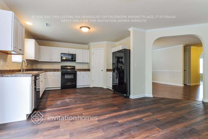 Building Photo - 251 Chadford Pl