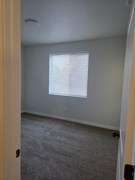 Building Photo - 10310 E Augusta Ct