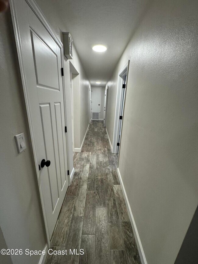 Building Photo - 540 Elliott Dr