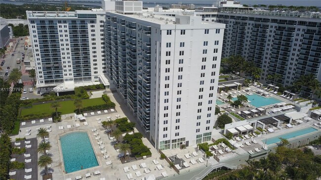 Building Photo - 2301 Collins Ave