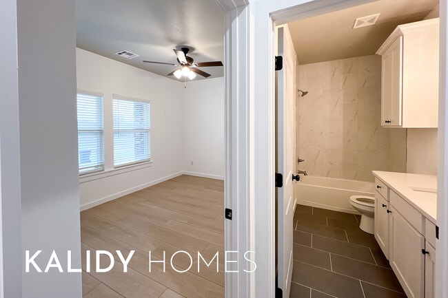 Building Photo - 12504 SW 12th St