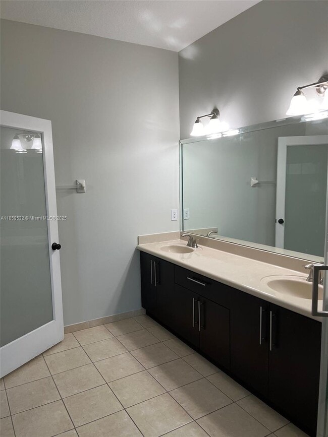 Building Photo - 977 SW 153rd Path