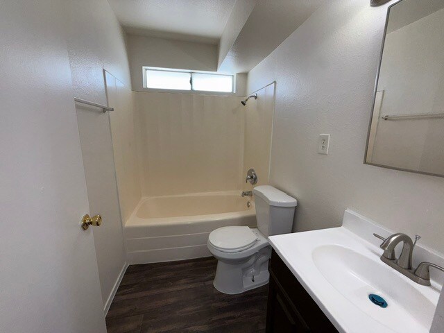 Building Photo - 2230 Dolly Ln
