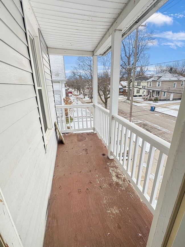 Building Photo - 129 Palmer St NE