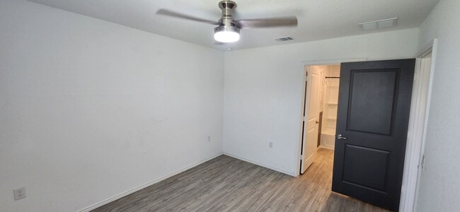 Building Photo - Charming 2-Bed, 2-Bath Home in Thea Meadows