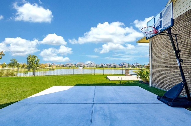 Building Photo - 2703 Bonnie Bray Dr