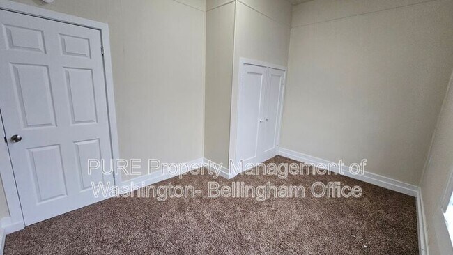 Building Photo - 628 E Fairhaven Ave