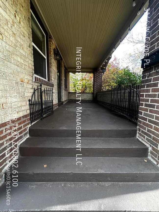 Building Photo - 3144 W Clyde Pl