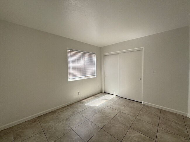 Building Photo - Renovated Spacious East Lancaster Single Story Home