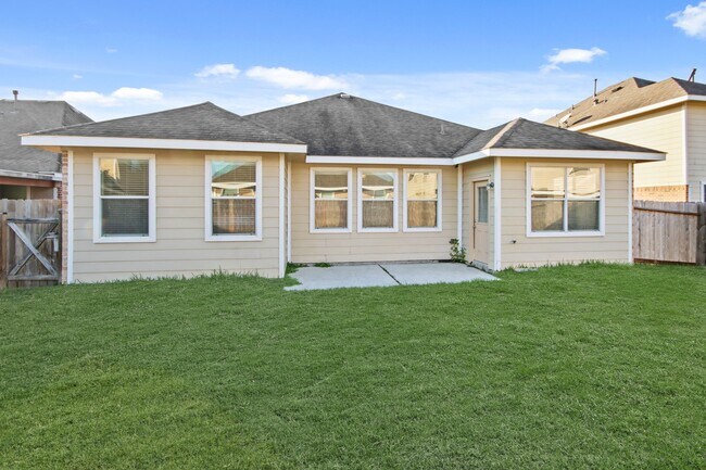 Building Photo - 15114 Cave Creek Dr