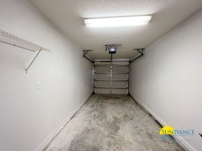 Building Photo - Spacious 2 Bedroom Townhouse near Hurlburt Field AFB!