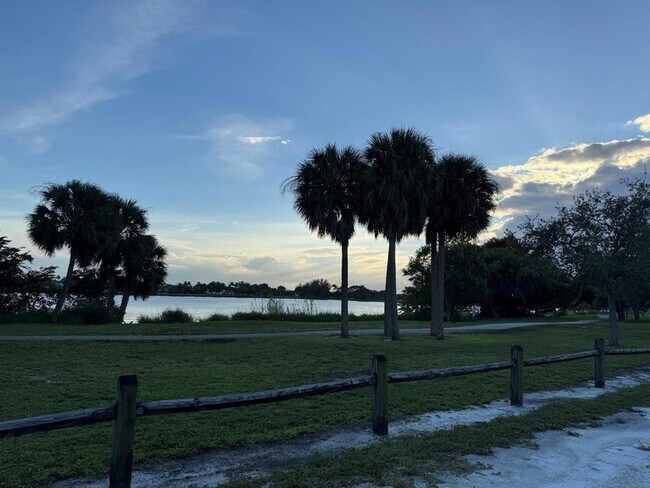 Building Photo - 3362 Cynthia Ln