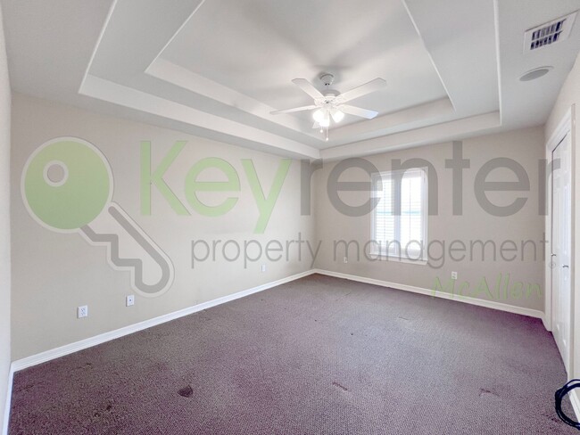 Building Photo - Gorgeous 4b/4.5bath house in McAllen