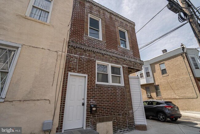 Building Photo - 2410 Wharton St