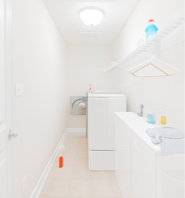 Building Photo - 3164 Lawrin Ct