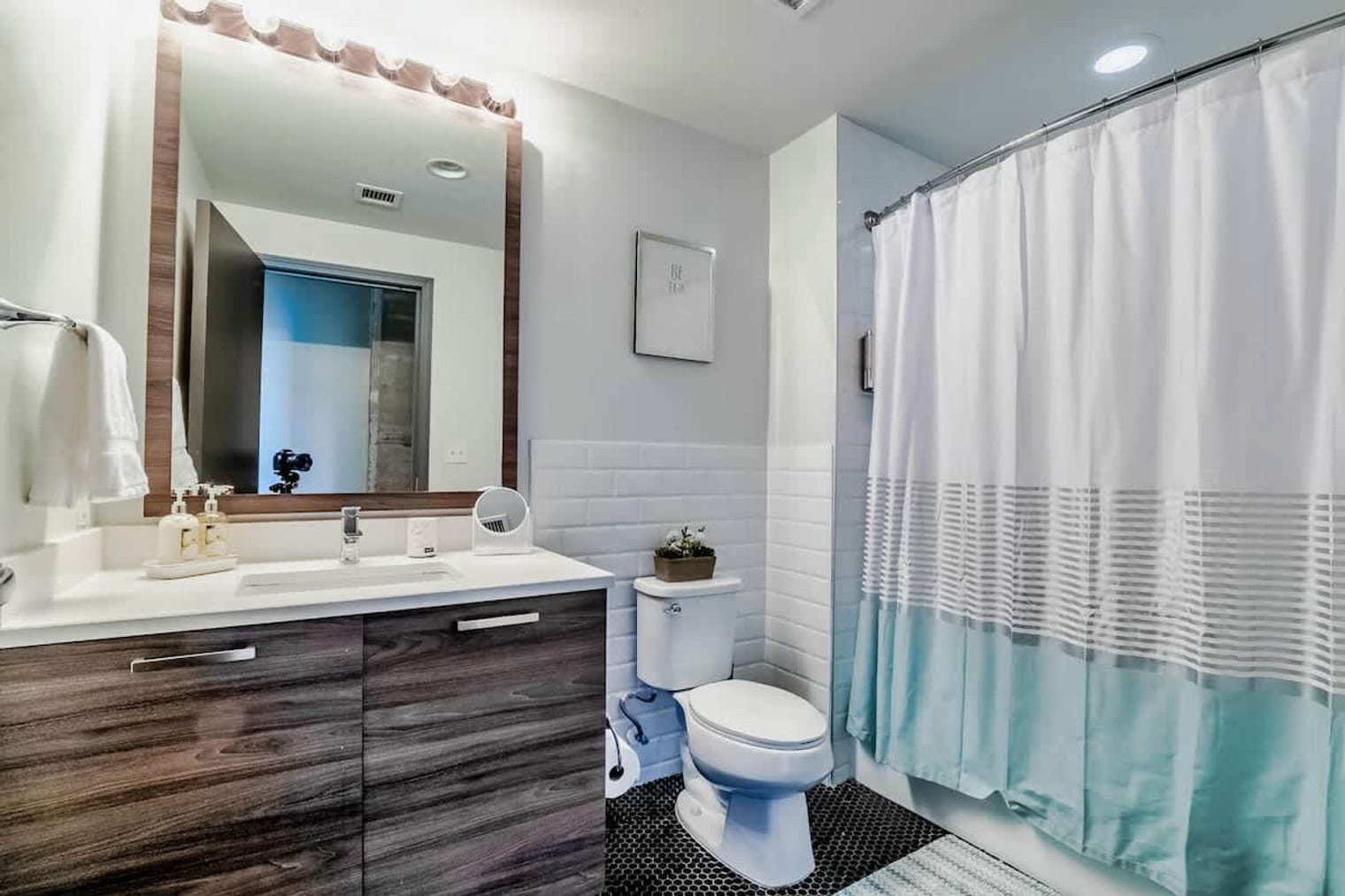 Building Photo - 500 S Ervay St