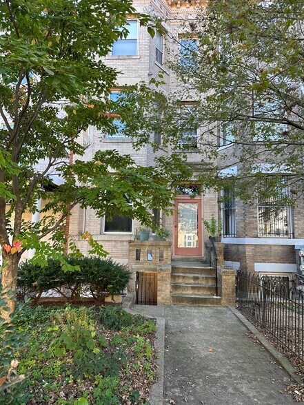 Front facade of home. Note bay. - 1336 Kenyon St NW