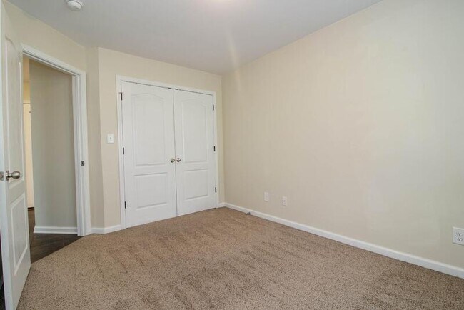 Building Photo - 1718-G Thistlewood Dr