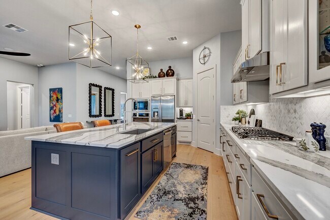 Building Photo - 327 N Turks Cap Trail