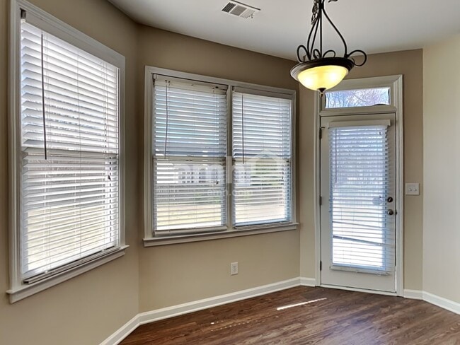 Building Photo - 2410 Chandler Grove Dr